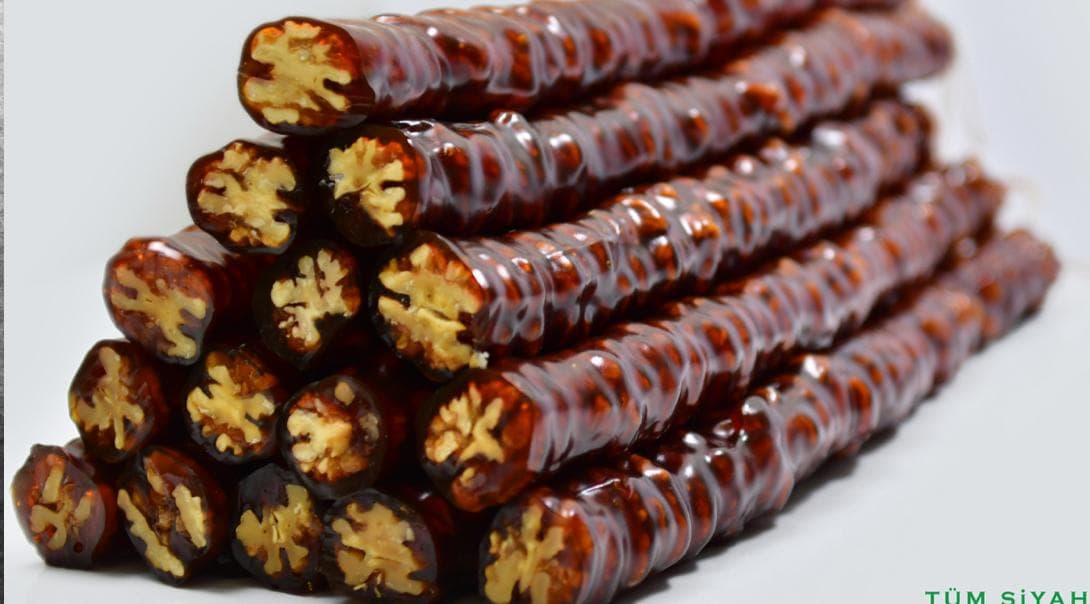 BOL CEVİZLİ SİYAH SUCUK